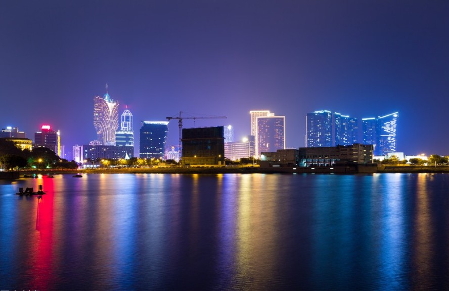 4.jpg 樓體夜景燈光照明需要注意的事項(xiàng)